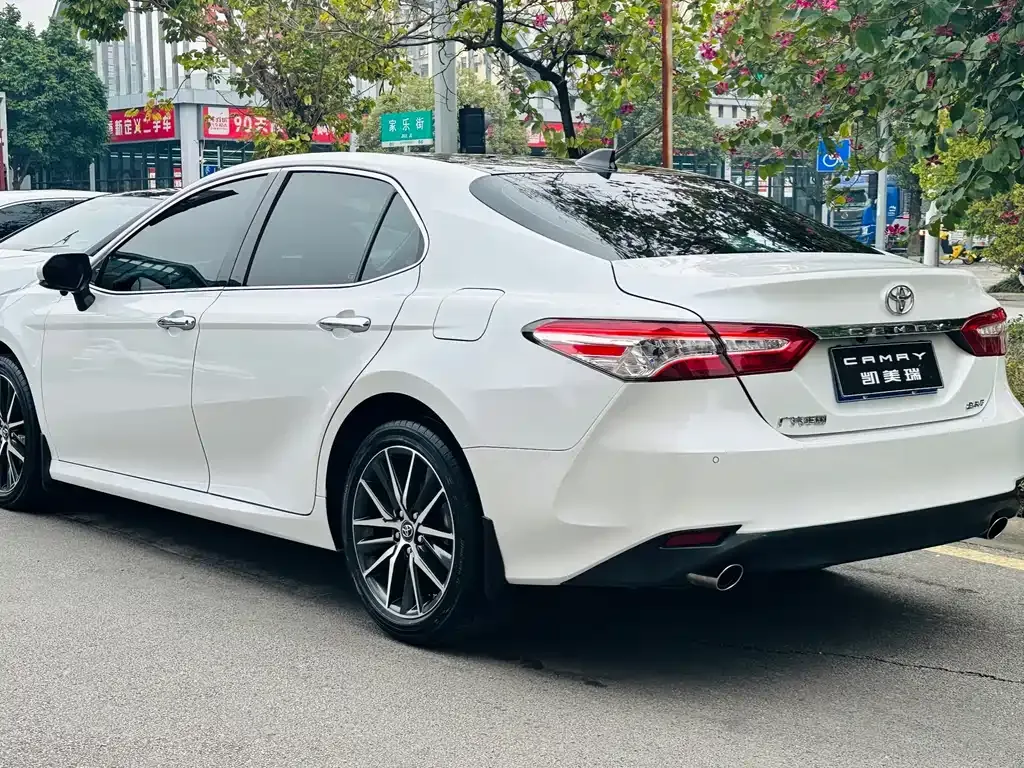 Toyota Camry 2023 из CN, фото 9