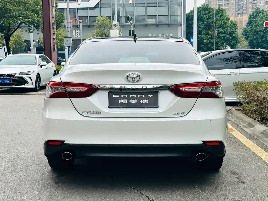 Toyota Camry 2023 из CN, фото 7