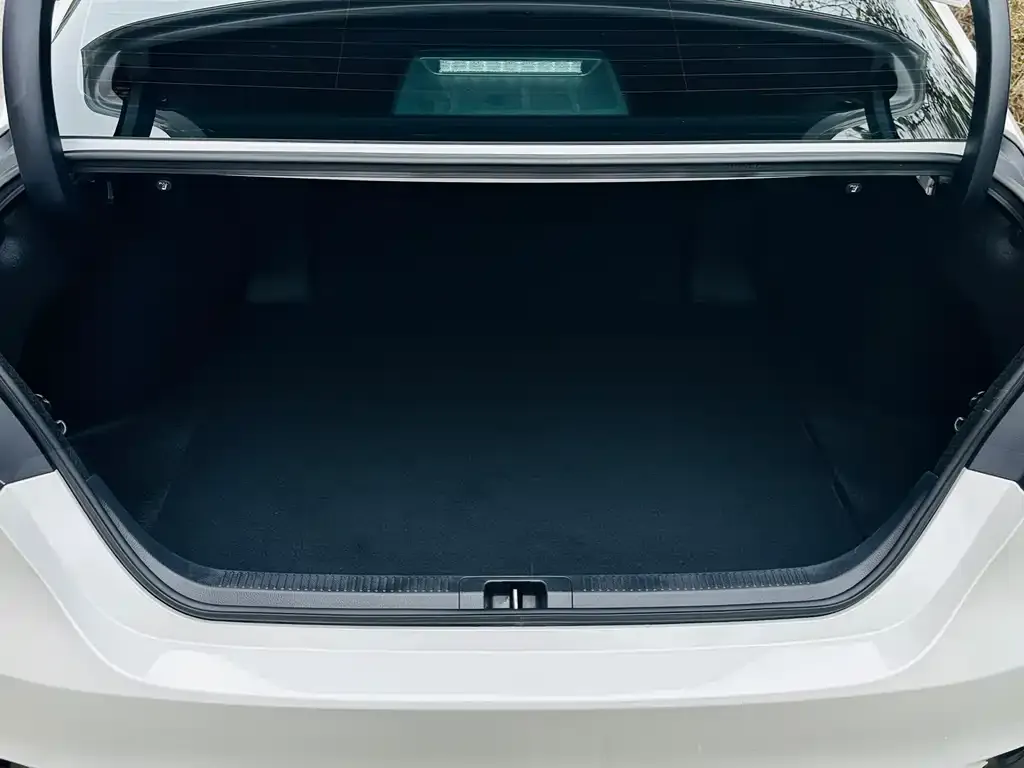 Toyota Camry 2023 из CN, фото 2