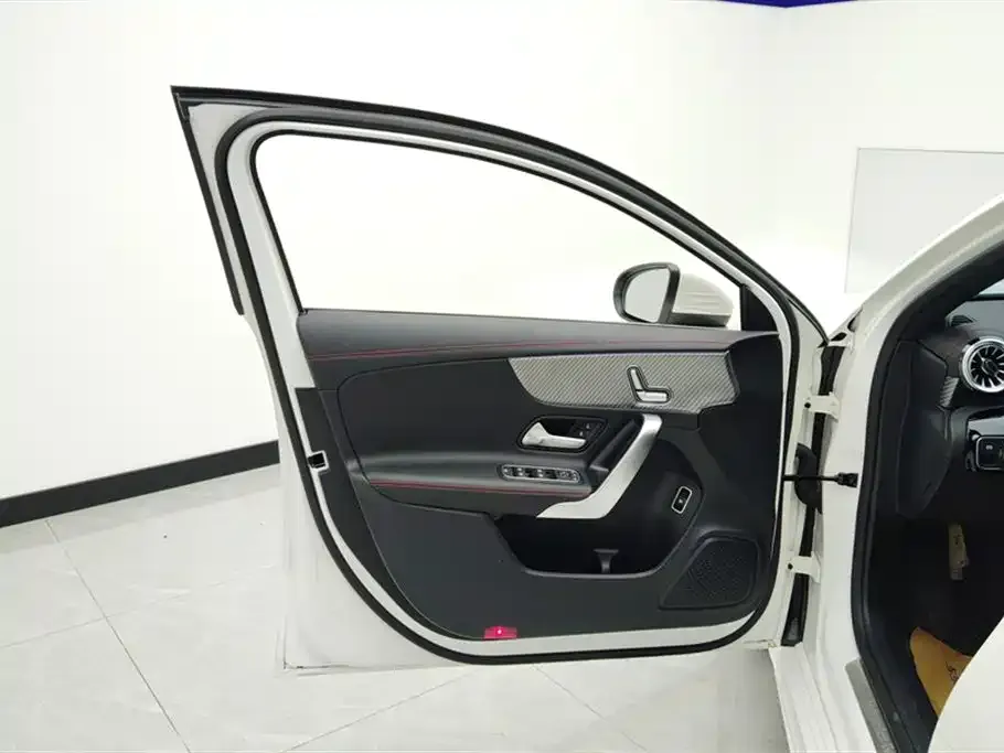 Mercedes-Benz A-Class 2024 из CN, фото 5