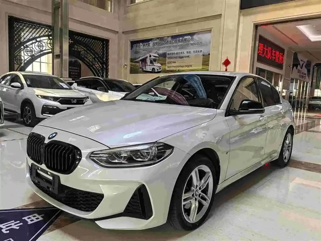 BMW 1 Series 2021 из CN, фото 1