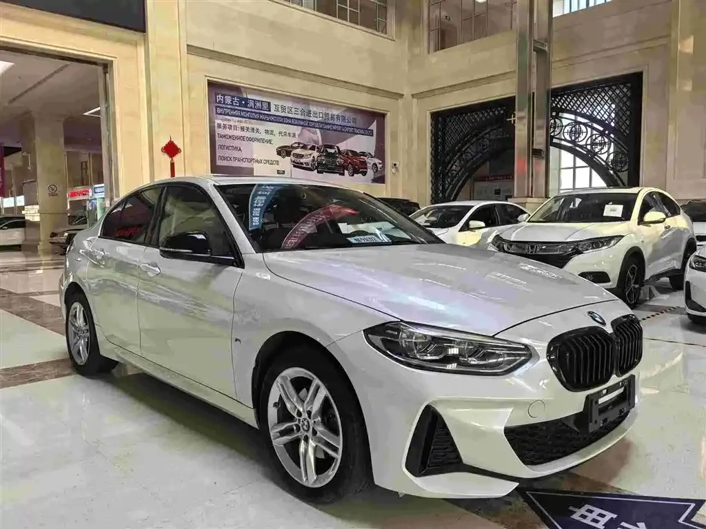 BMW 1 Series 2021 из CN, фото 9