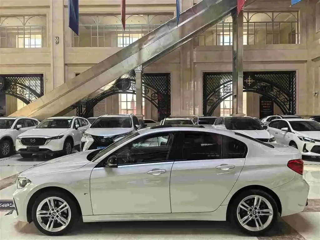 BMW 1 Series 2021 из CN, фото 7