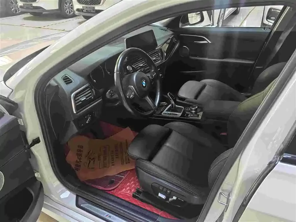 BMW 1 Series 2021 из CN, фото 4