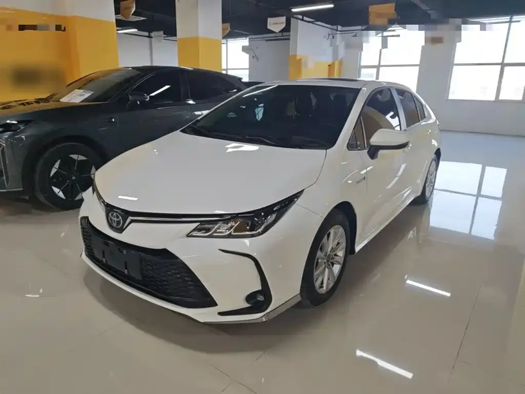 Toyota Corolla — фото 1