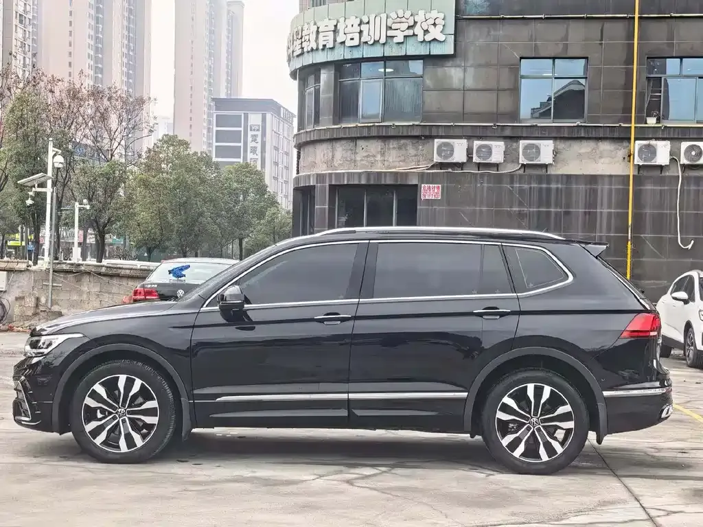 Volkswagen Tiguan L 2024 из CN, фото 2