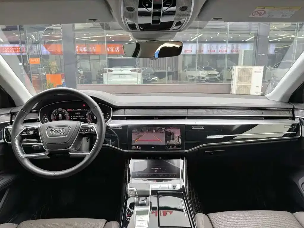 Audi A8 — фото 2