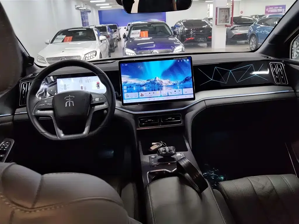 BYD L DM-i — фото 2