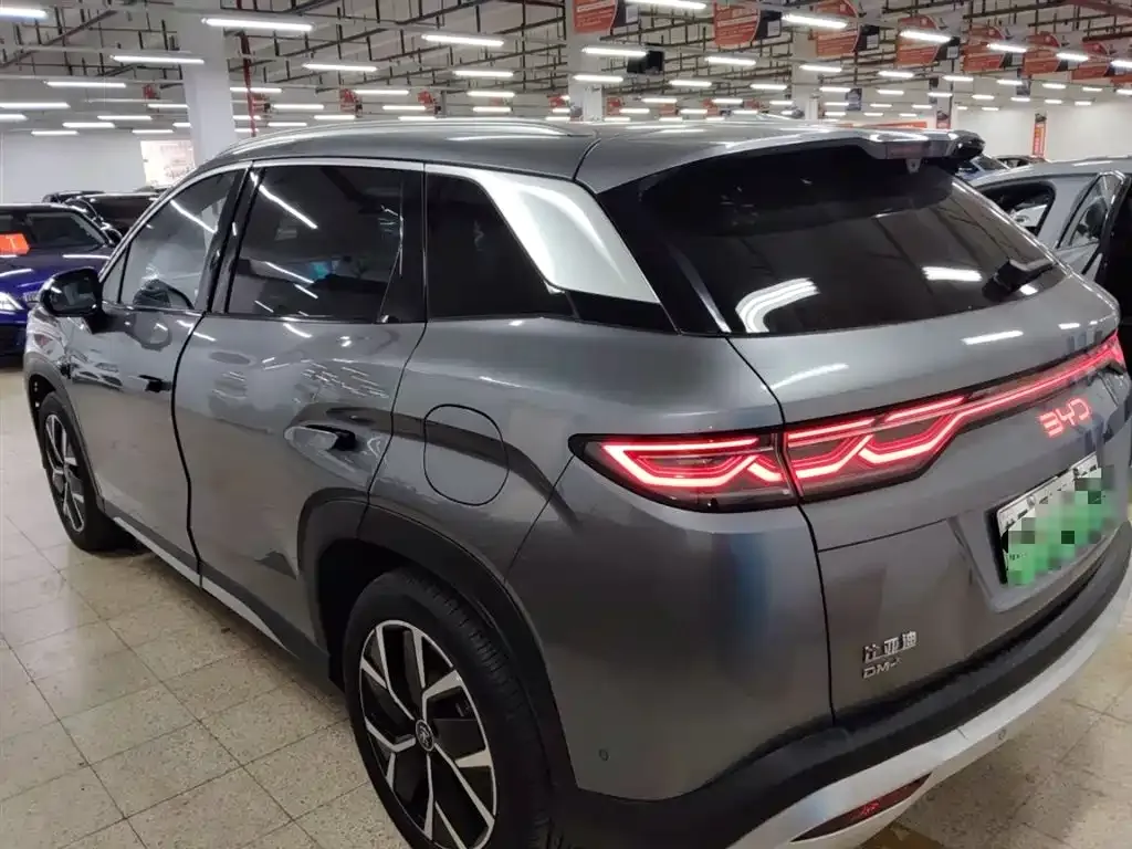 BYD L DM-i — фото 6