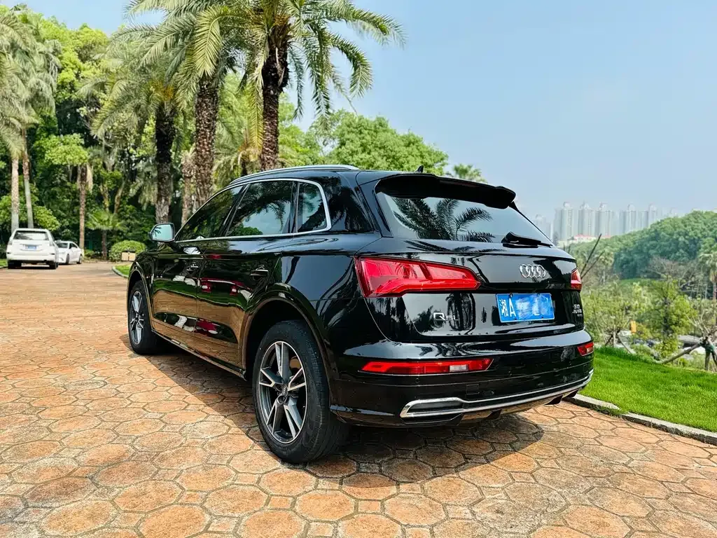 Audi Q5L 2021 из CN, фото 3