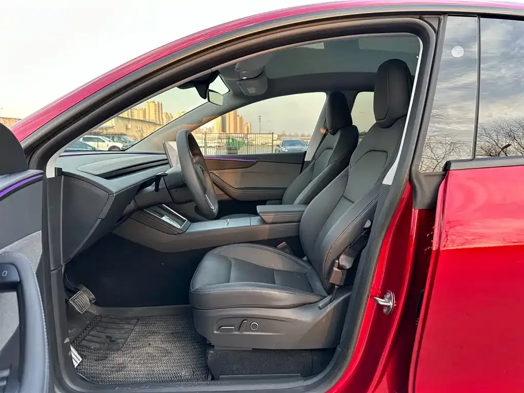 Tesla Model Y — фото 5