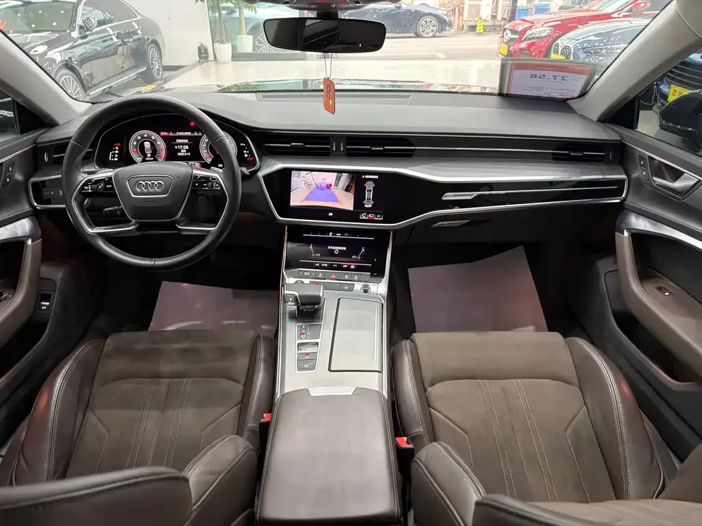 Audi A7L 2024 из CN, фото 6