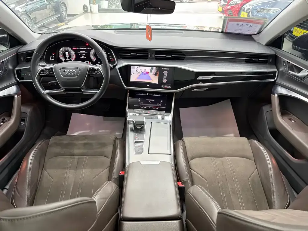 Audi A7L 2024 из CN, фото 8