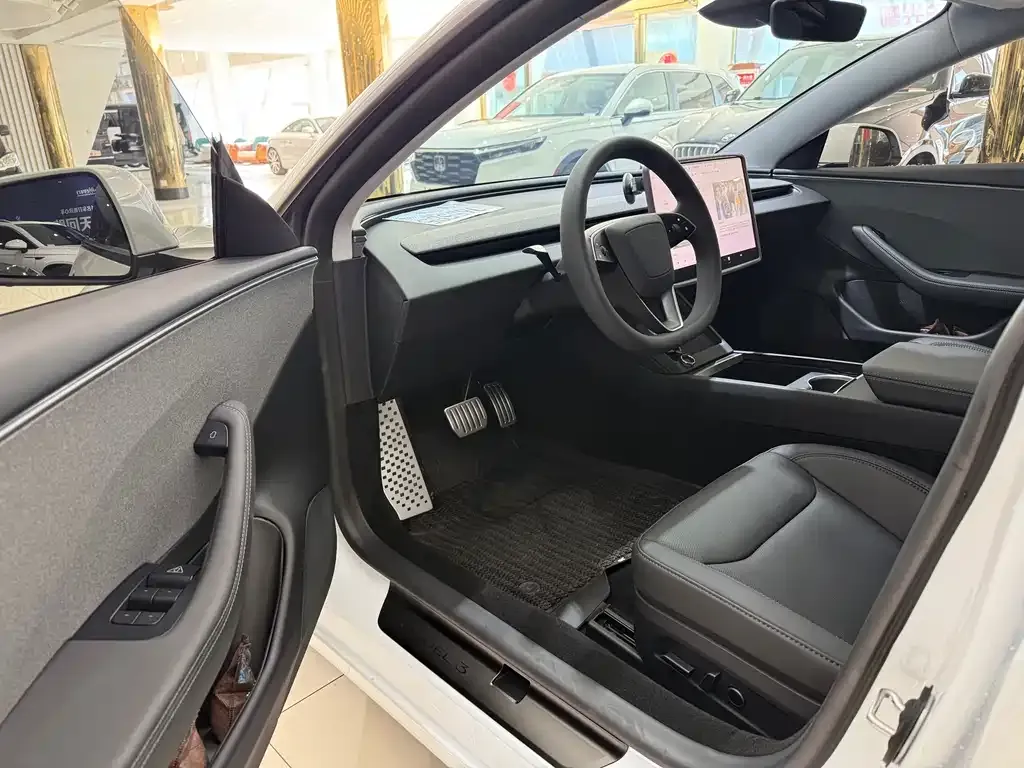 Tesla Model 3 2025 из CN, фото 4