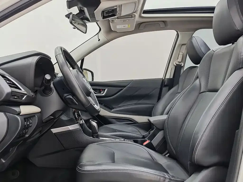 Subaru Forester — фото 10