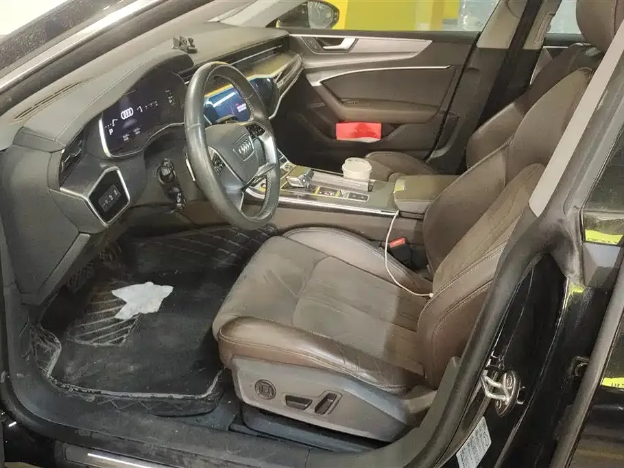 Audi A7L 2023 из CN, фото 6