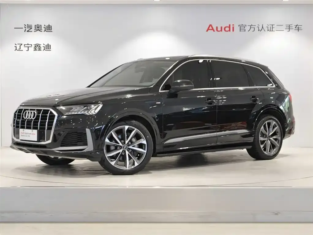 Audi Q7 — фото 1