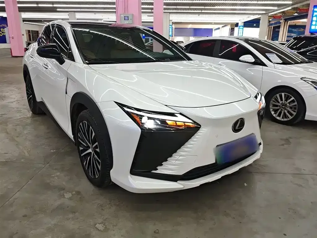 Lexus RZ — фото 2