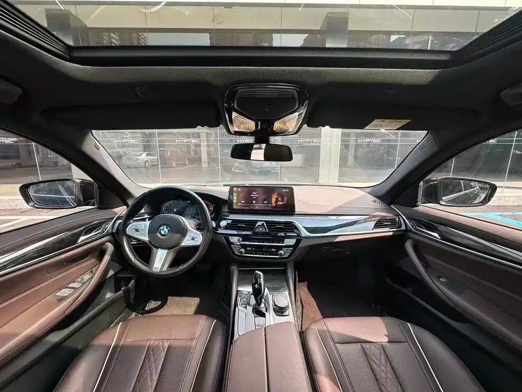BMW 5 Series 2023 из CN, фото 4