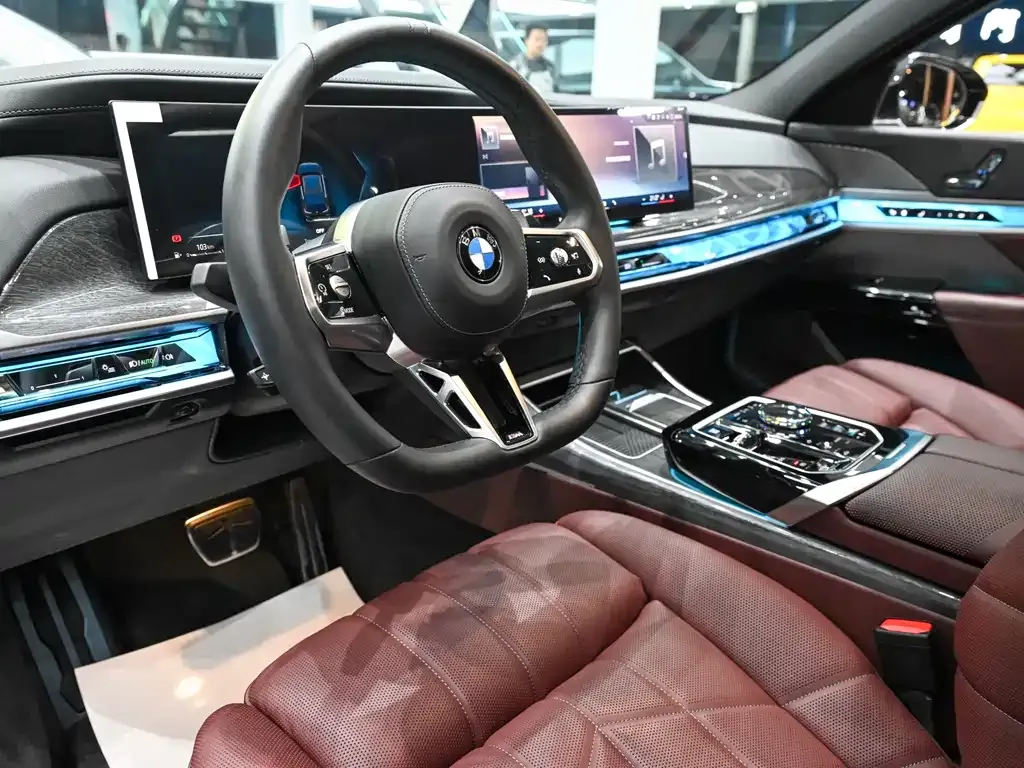 BMW 7 Series — фото 10