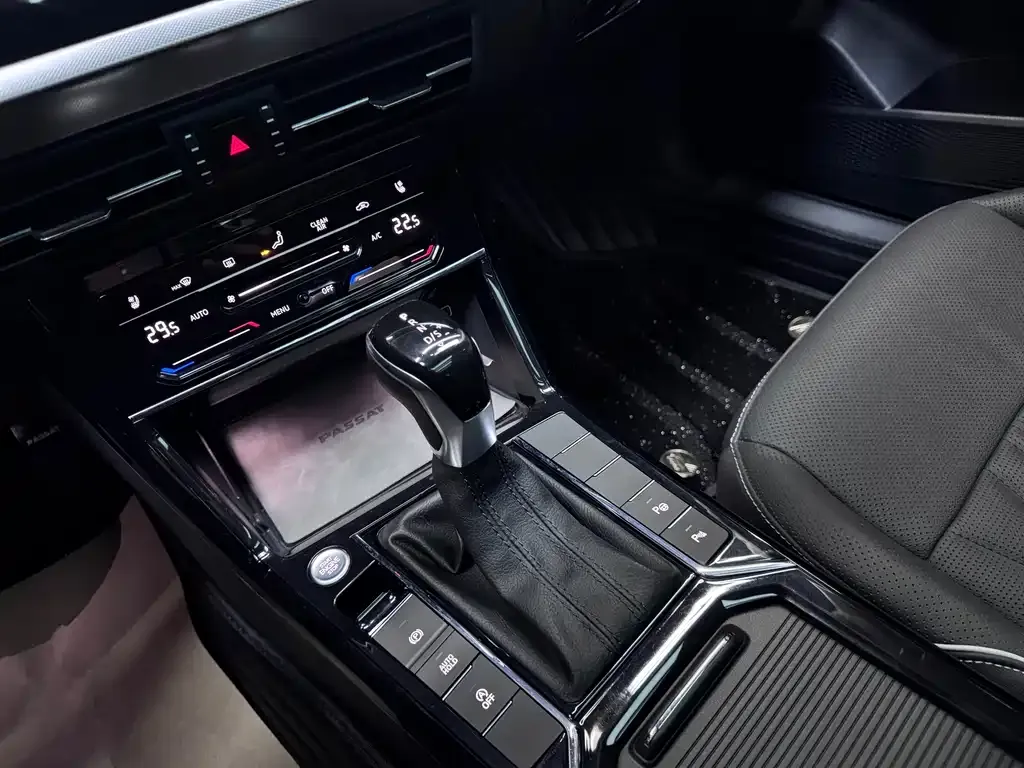Volkswagen Passat — фото 10