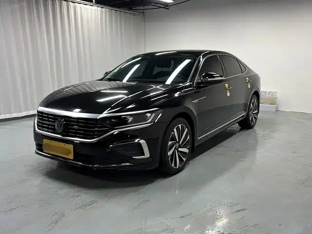 Volkswagen Passat — фото 1