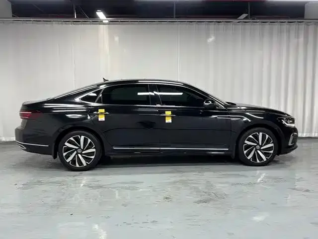 Volkswagen Passat — фото 10