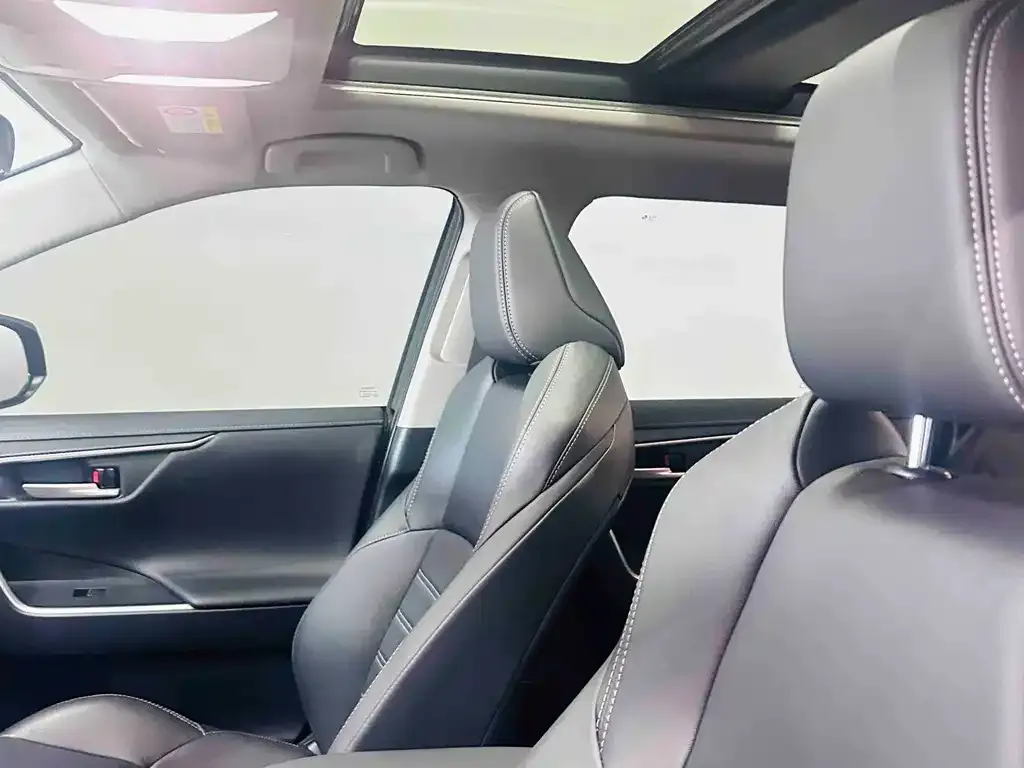 Toyota Wildlander 2024 из CN, фото 2