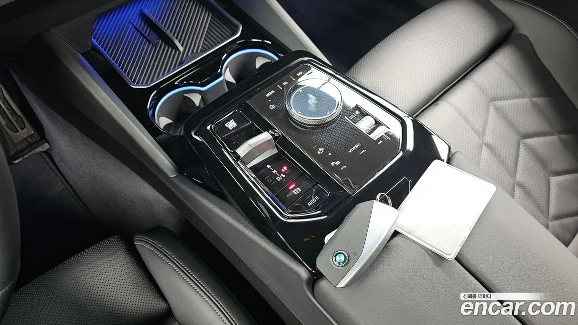BMW 5-Series — фото 10