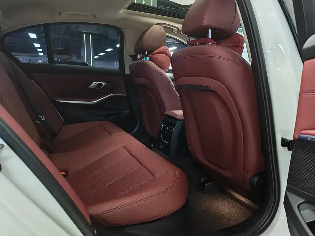 BMW 3 Series 2024 из CN, фото 4