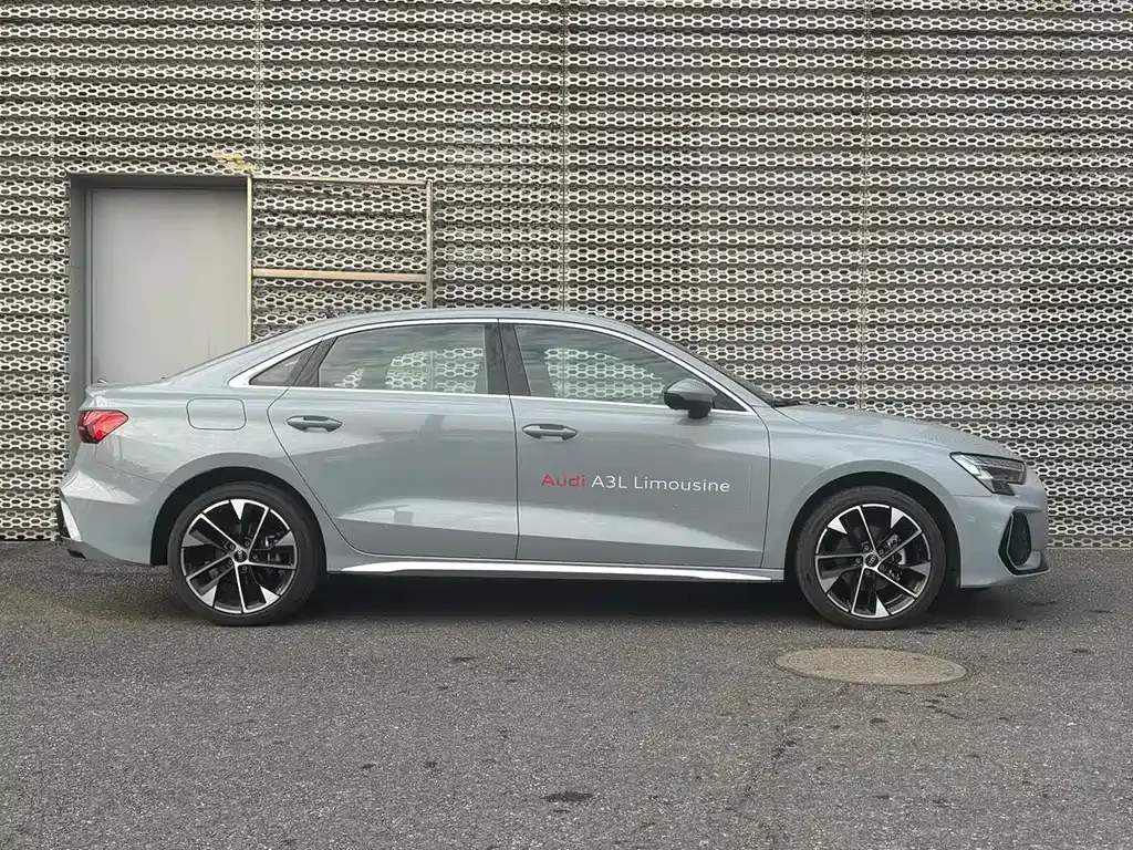 Audi A3 2024 из CN, фото 7