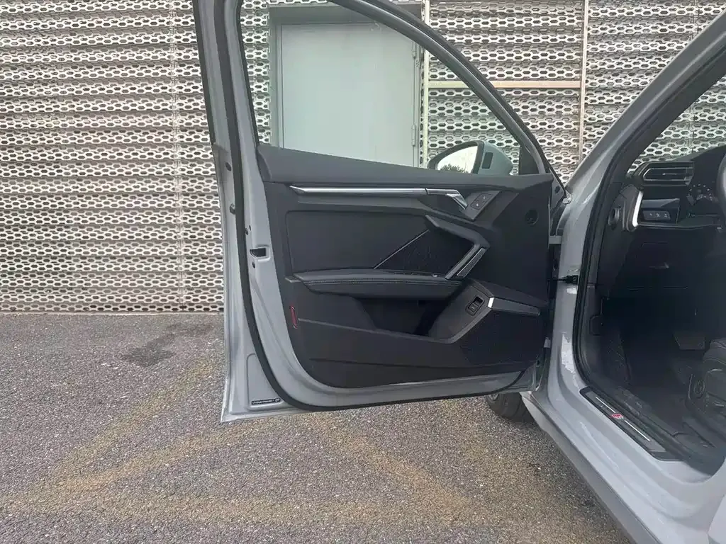 Audi A3 2024 из CN, фото 5