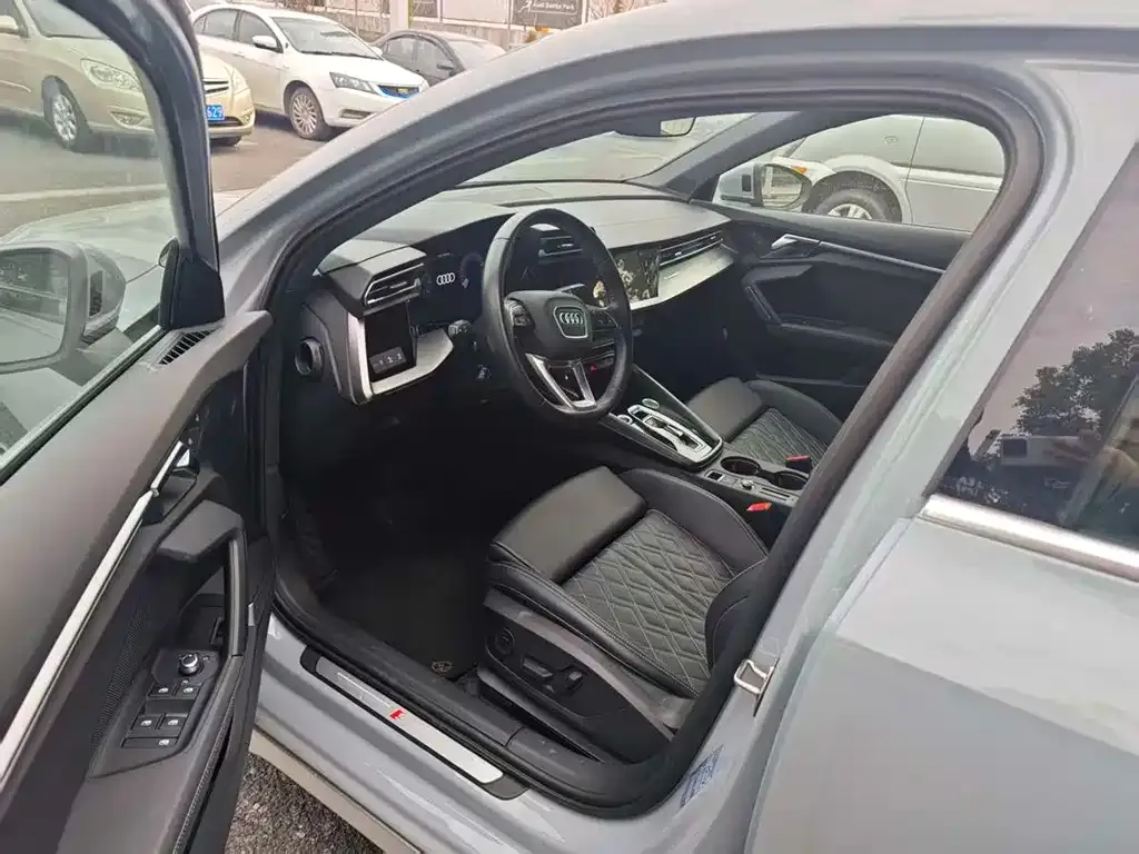 Audi A3 2024 из CN, фото 3