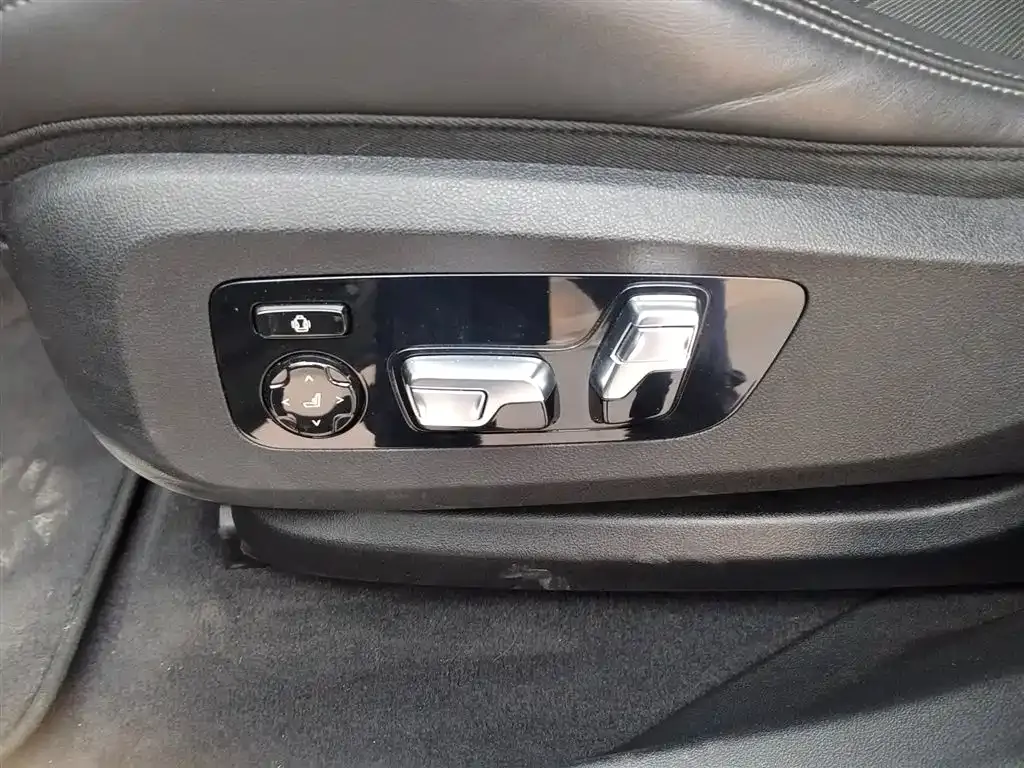 BMW XM 2024 из CN, фото 10