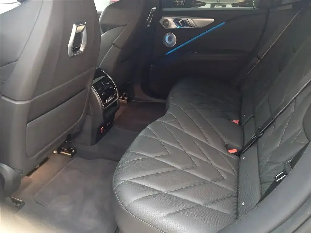 BMW XM 2024 из CN, фото 2