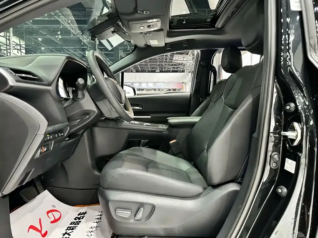 Toyota Granvia 2025 из CN, фото 10