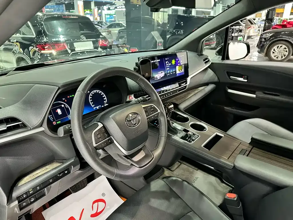 Toyota Granvia 2025 из CN, фото 8