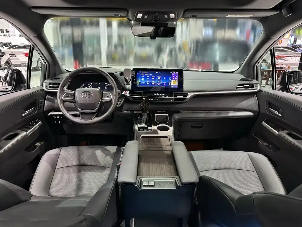 Toyota Granvia 2025 из CN, фото 7