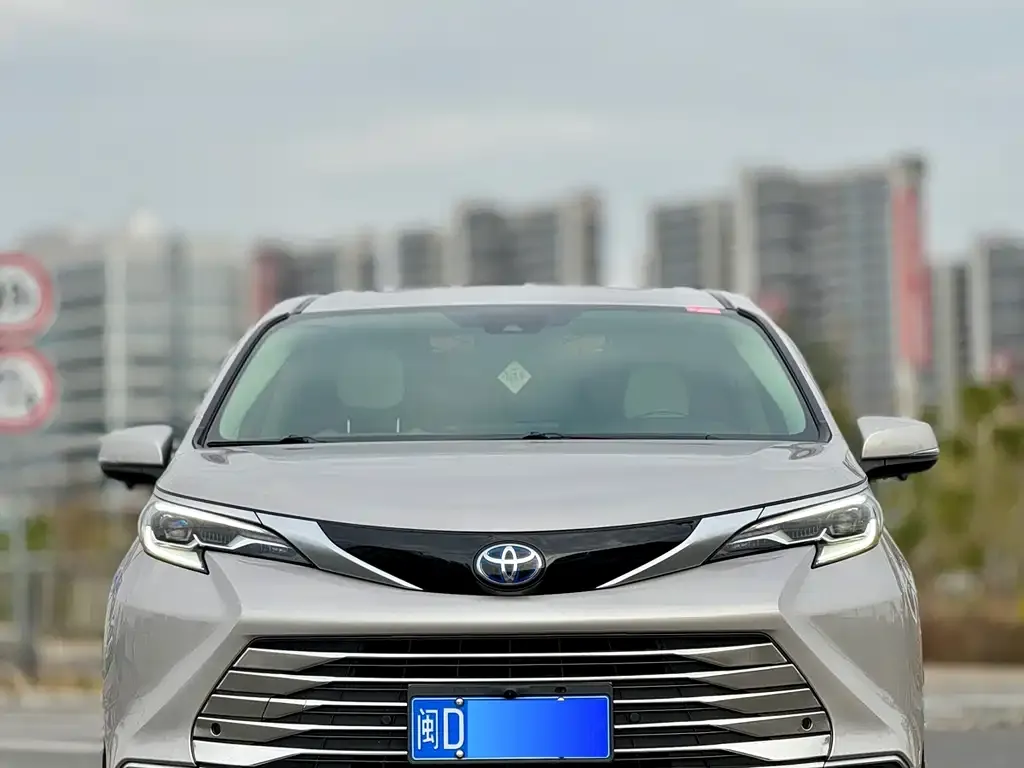 Toyota Sienna 2022 из CN, фото 1
