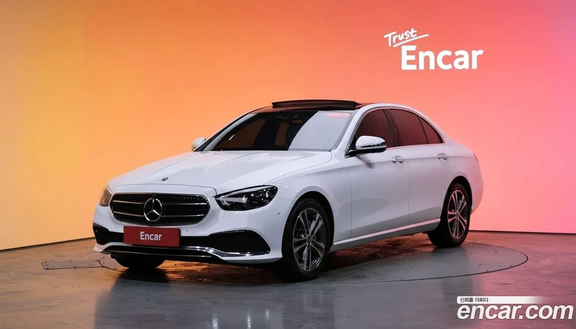 Mercedes-Benz E-Class — фото 1