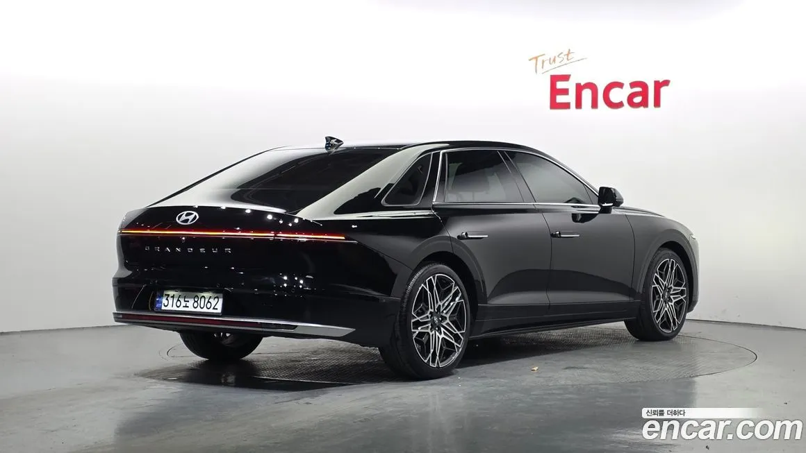 Hyundai Grandeur 2023 из KR, фото 2