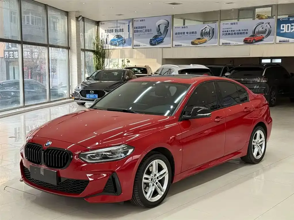 BMW 1 Series 2021 из CN, фото 1