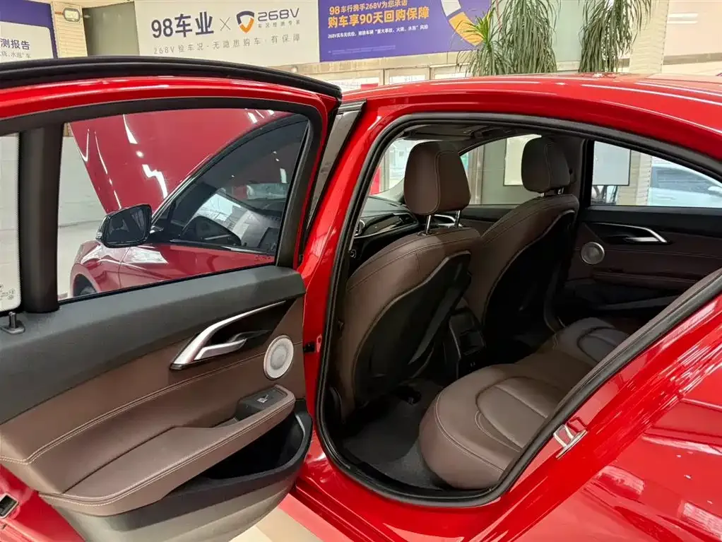BMW 1 Series 2021 из CN, фото 10