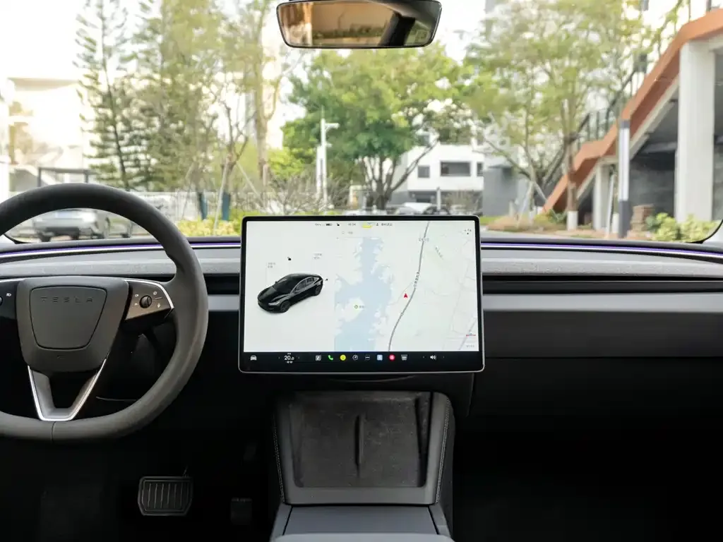 Tesla Model 3 — фото 6