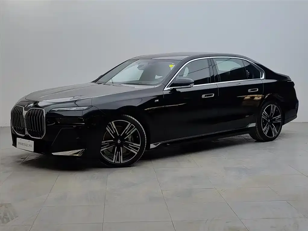 BMW 7 Series 2024 из CN, фото 1