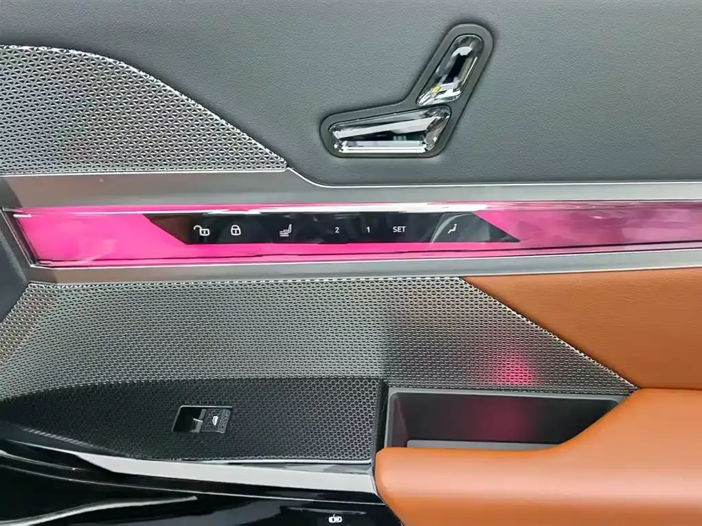 BMW 7 Series 2024 из CN, фото 8