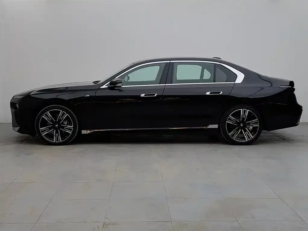 BMW 7 Series 2024 из CN, фото 10