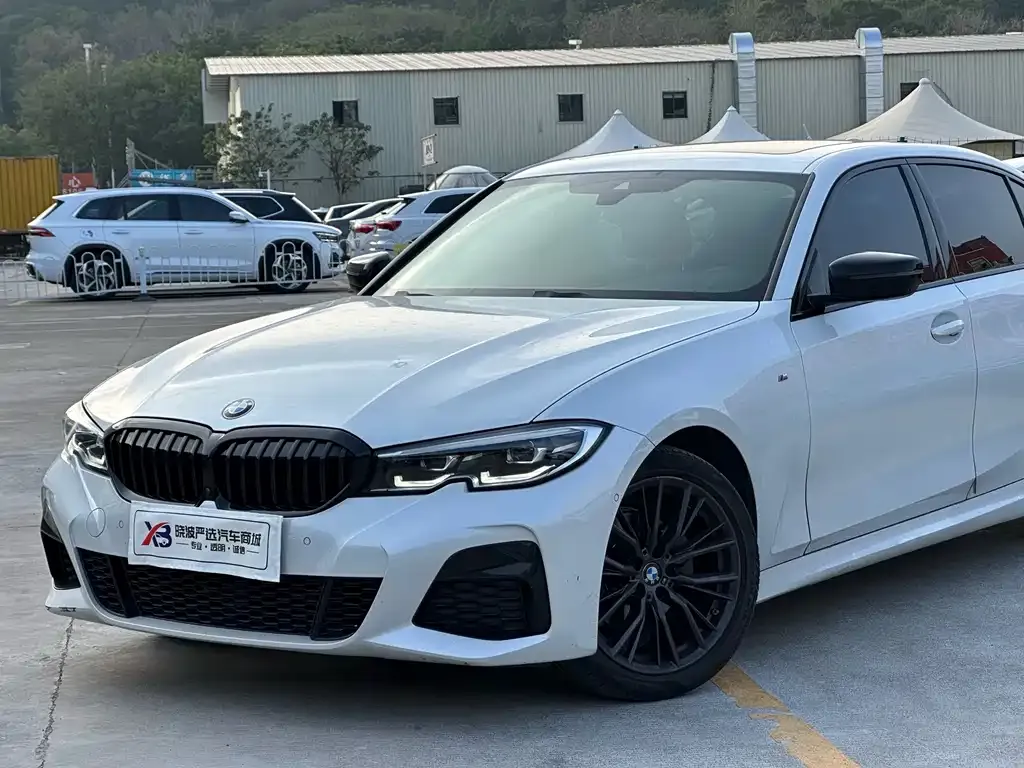 BMW 3 Series 2021 из CN, фото 2