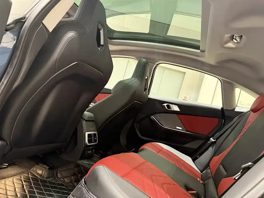 BMW 2 Series 2025 из CN, фото 4