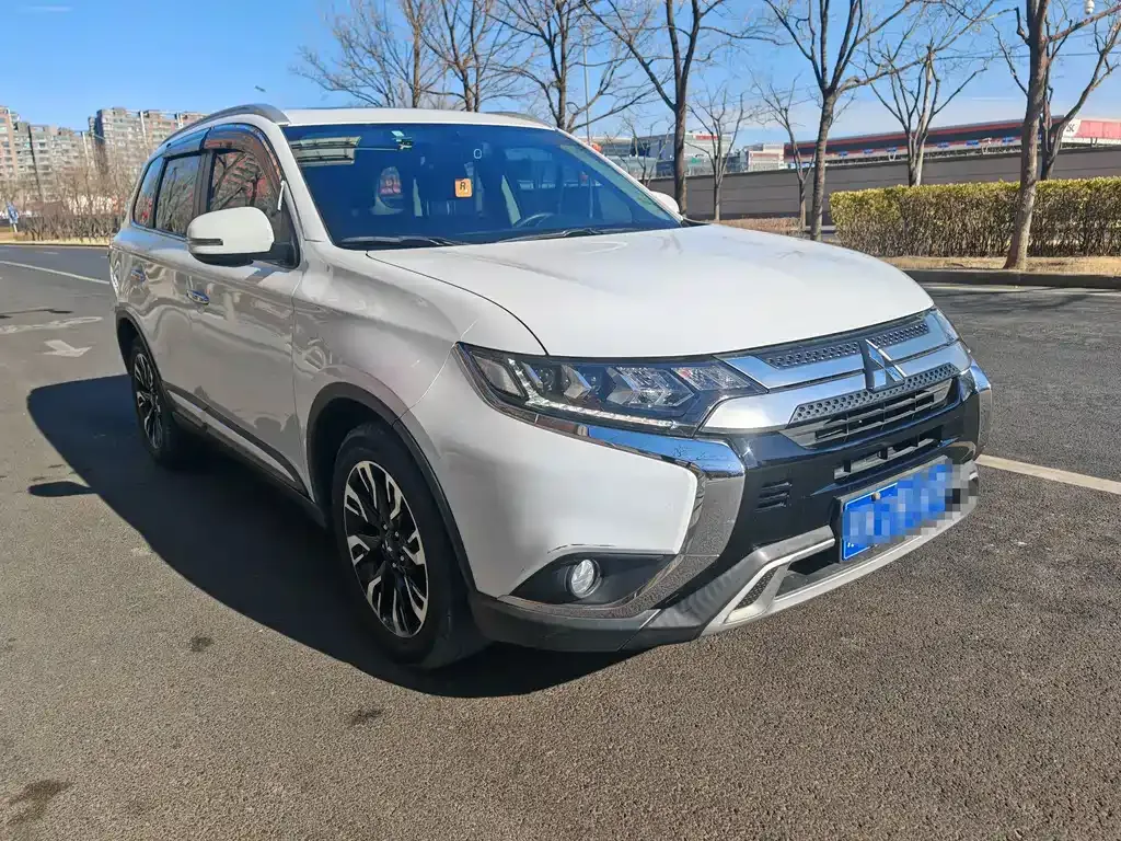 Mitsubishi Outlander 2021 из CN, фото 7